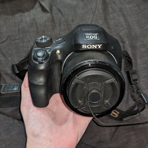 Sony CyberShot DSC-HX300 Digital Camera - Picture 1 of 8